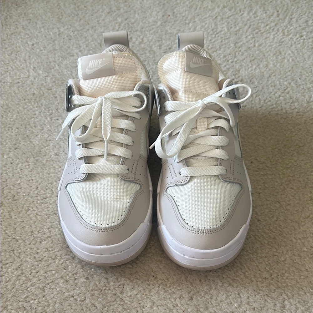 Nike White Low-Top Sneakers Minimalist Design